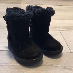 Black fur boots size 5